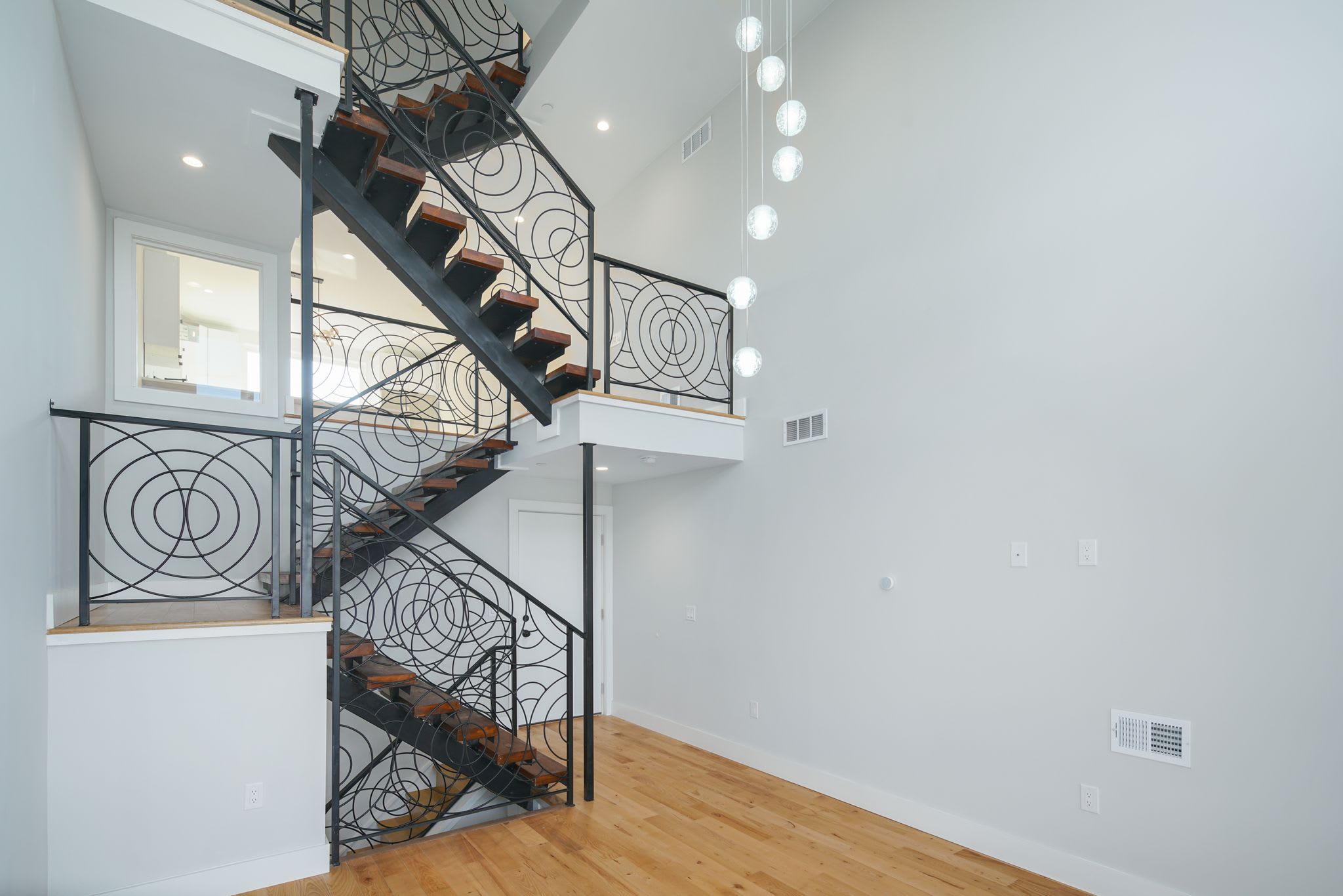 2460 Dickinson Street – photo 5