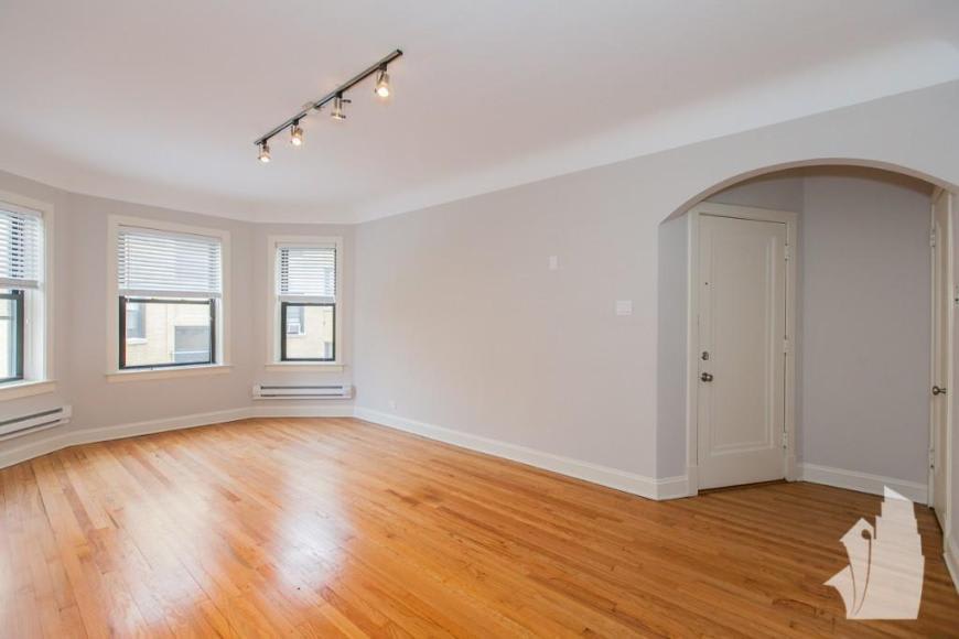 2321 North Rockwell – photo 1