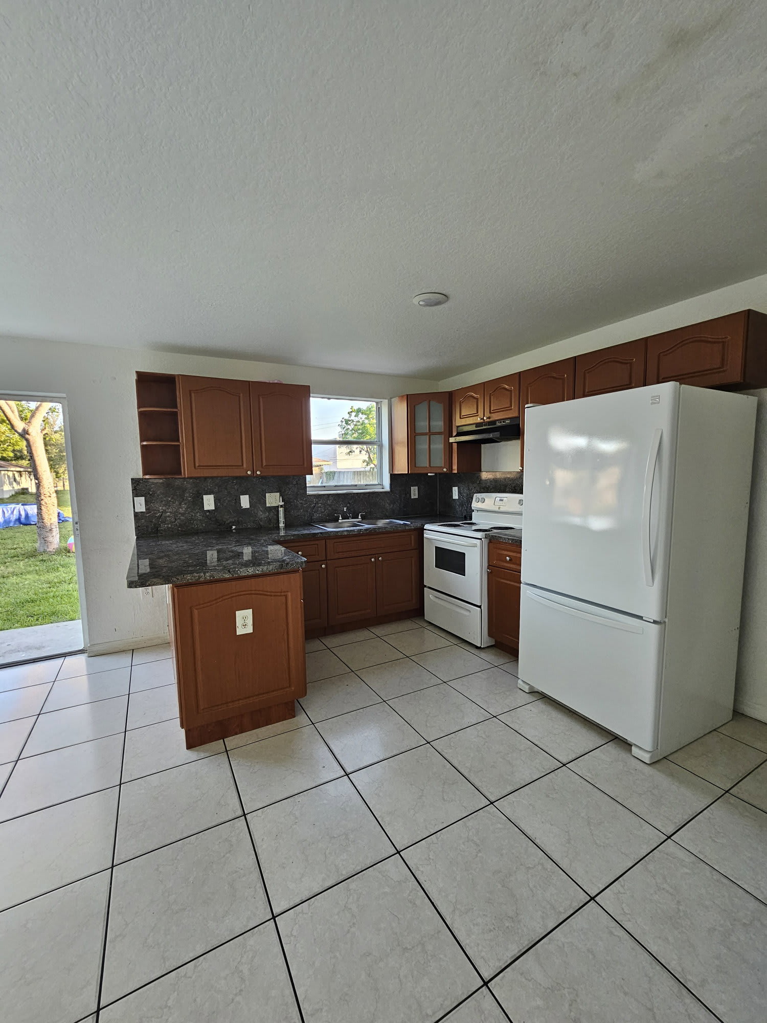 1940 Northwest 76th Street – photo 1