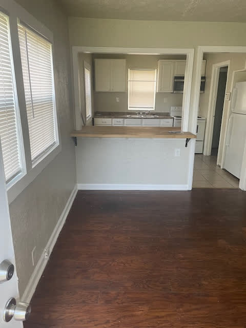 5923 E 24Th St – photo 2