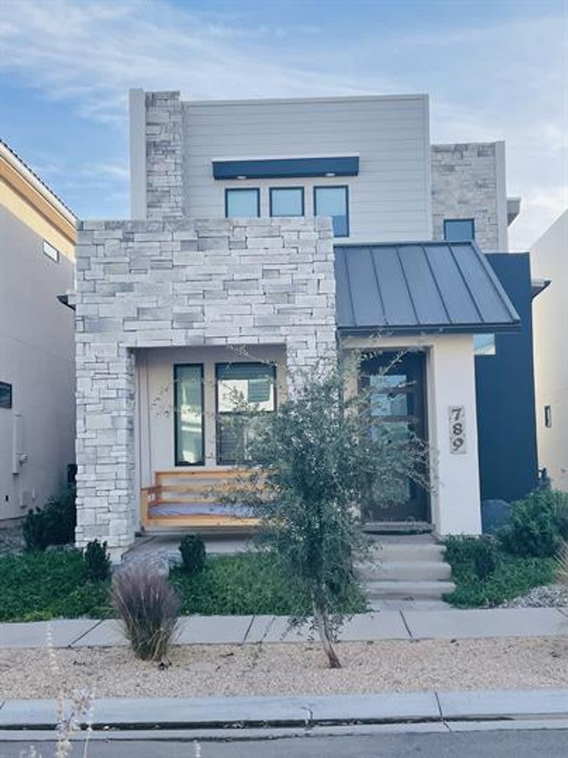 Desert Color Townhome! – photo 5