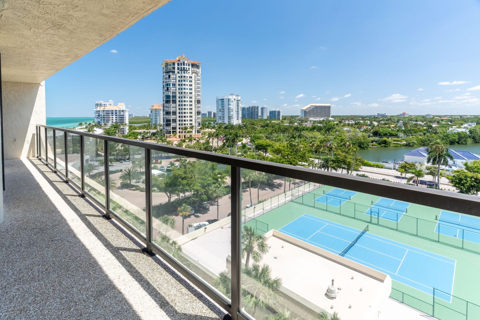 Annual Rental Available Now!!! Stunning 2BR/3BA 9th Floor Condo, Turnkey, Furnished – photo 3