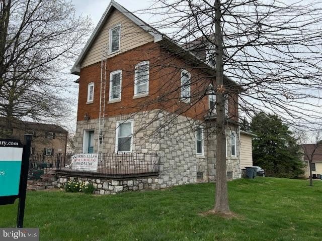 127 W CHESTER Pike – photo 2
