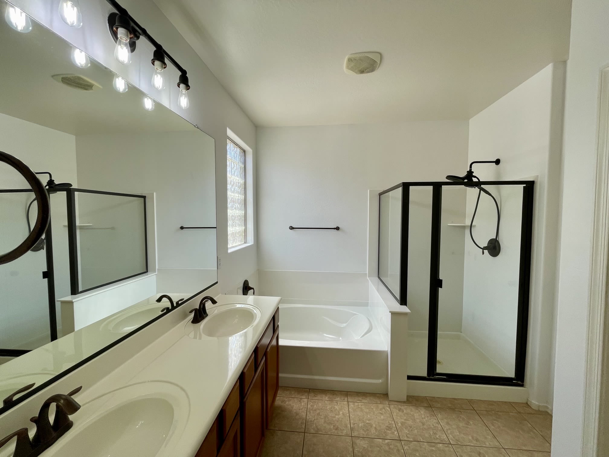 17027 W Hammond St – photo 4