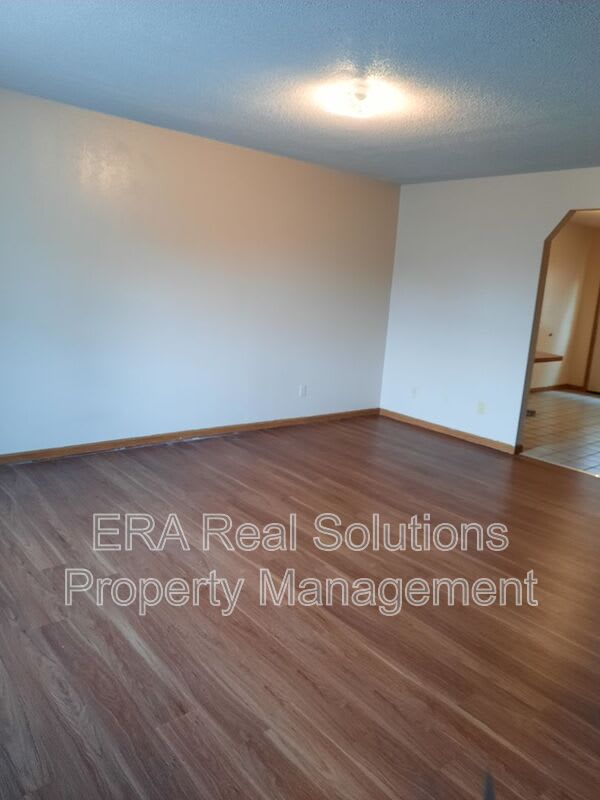 201 John St. – photo 2