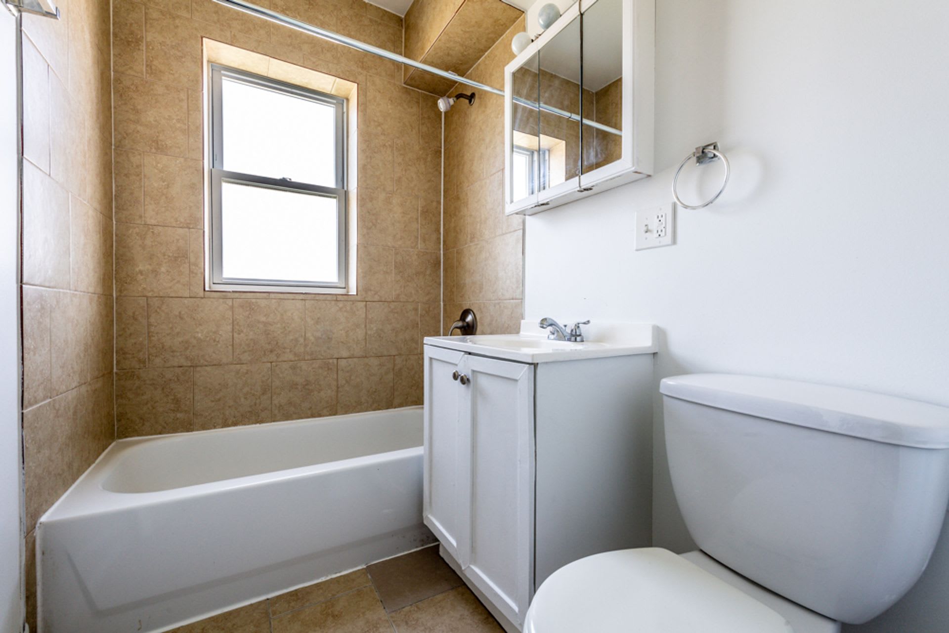 Chicago Lawn Apartments – photo 2