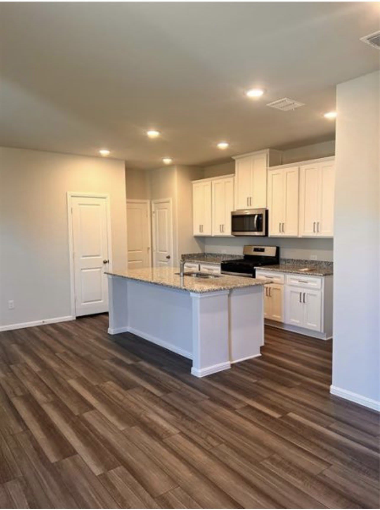 900 Portina Drive – photo 3
