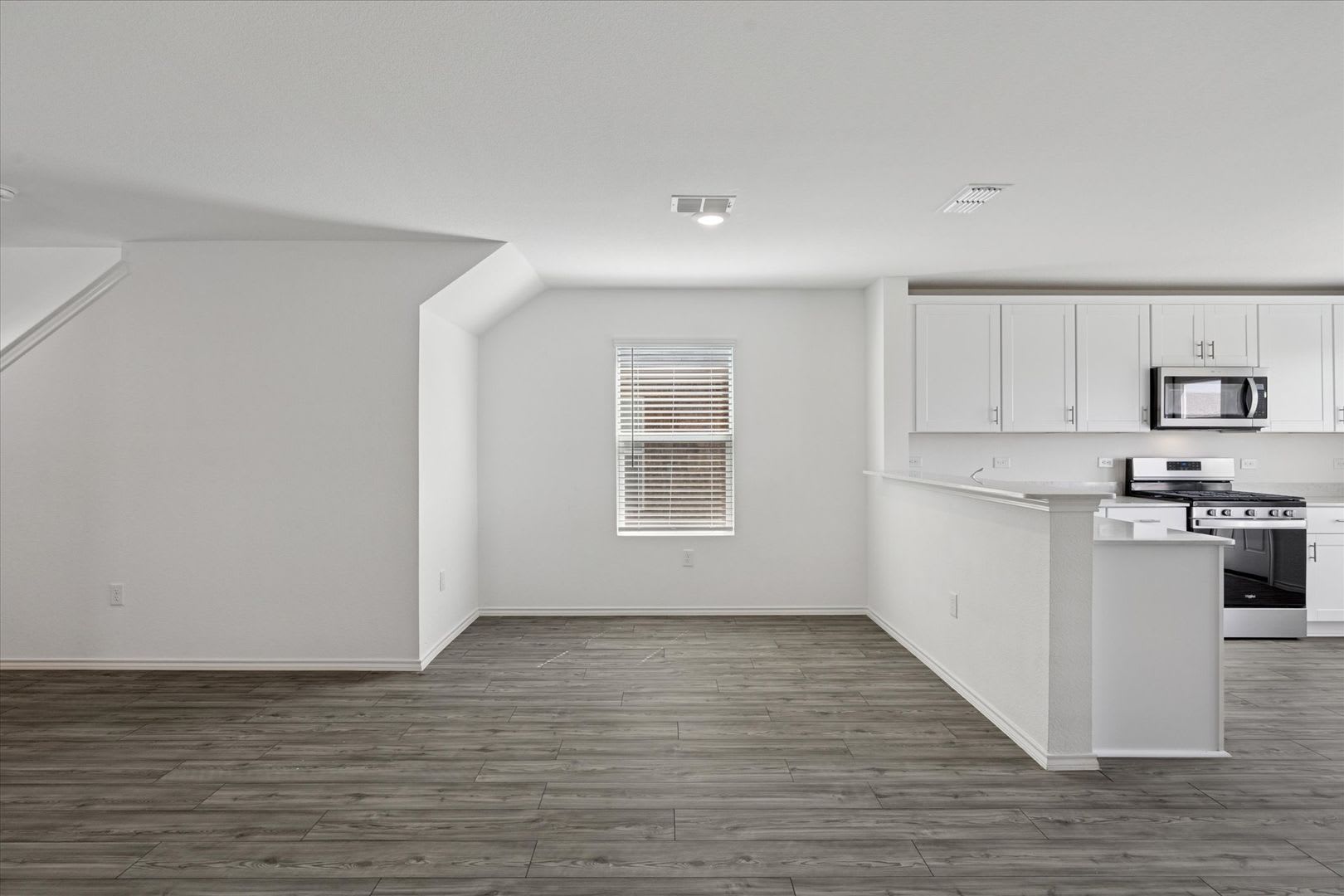 Gorgeous 4 bedroom – photo 5