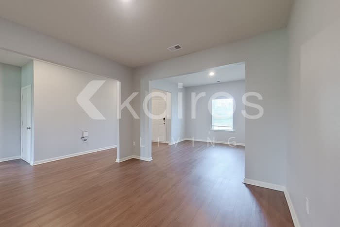 1111 Freedom Parkway – photo 3