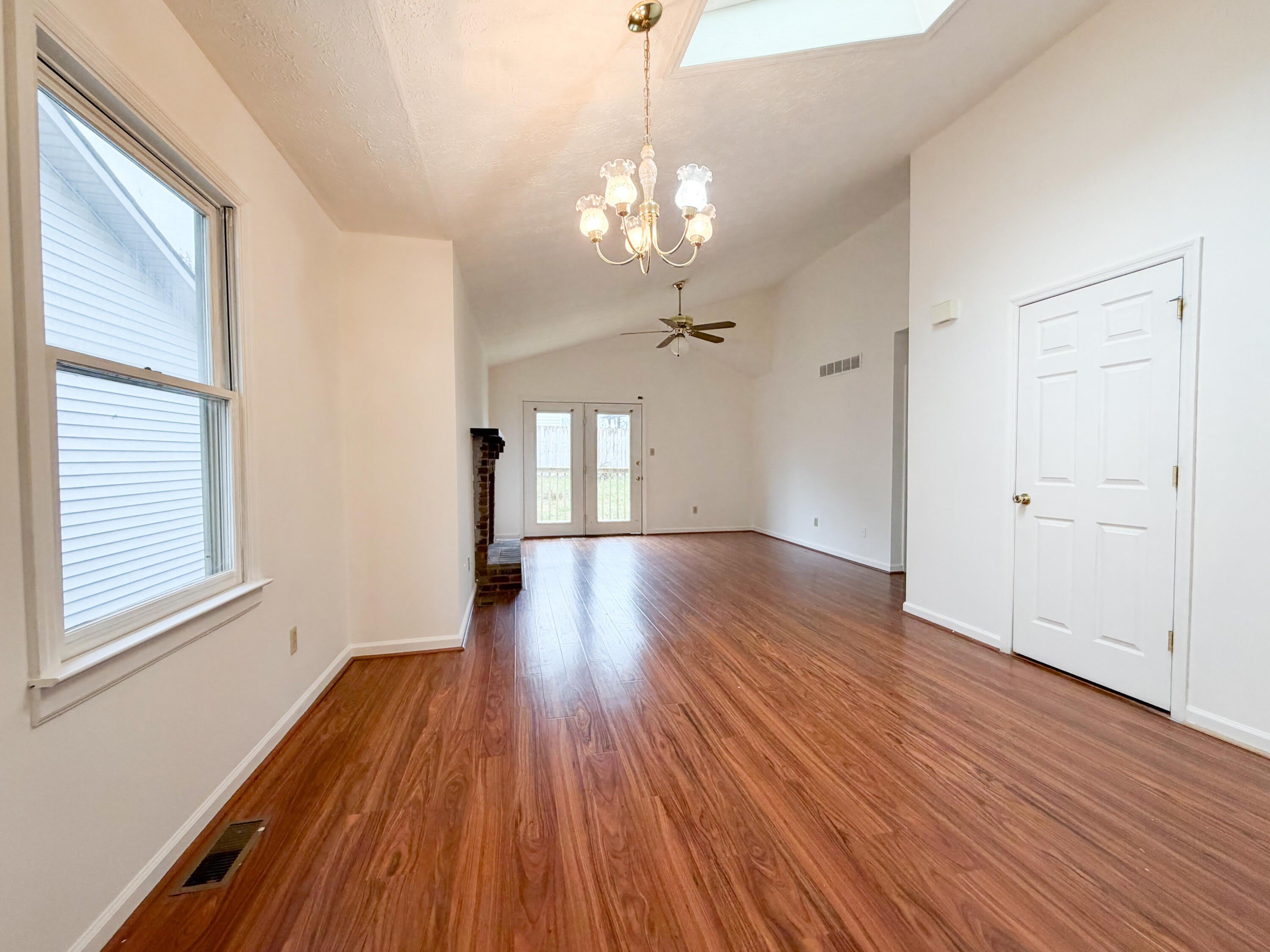 352 Chase Place – photo 4