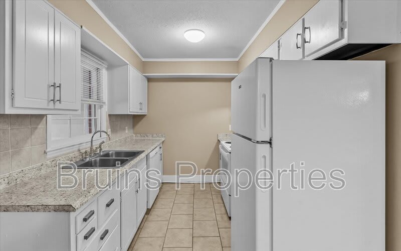 1825 Johnson Street – photo 4