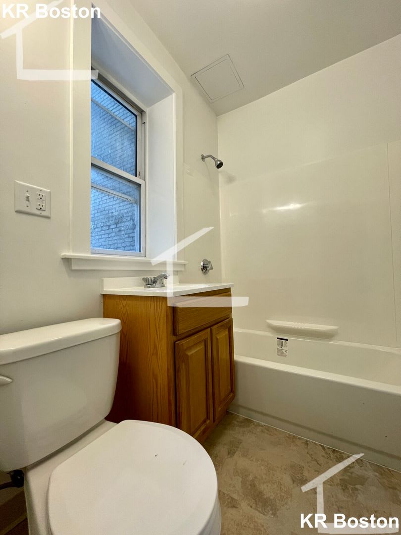 Renovated, Nicely Priced Brighton 2-Bed Avail for 9/1 – photo 5