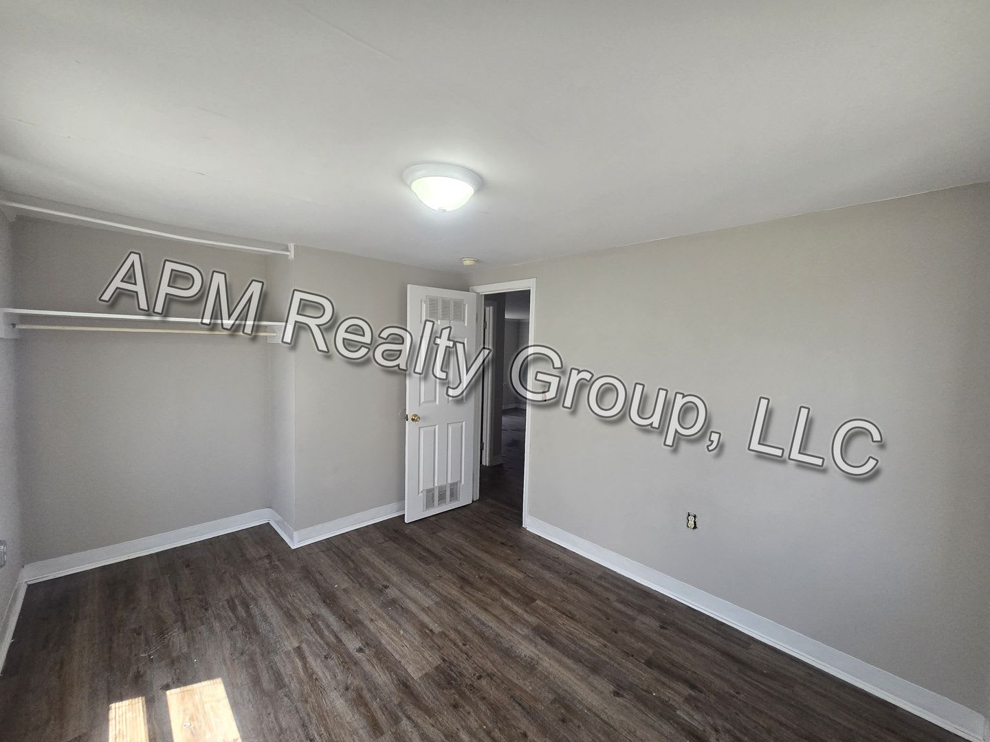 Two bedroom apartment off Colonial Drive – photo 3