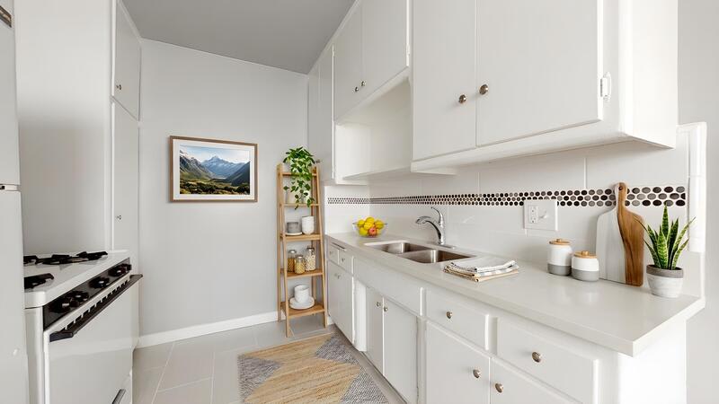 1529 Granville Avenue – photo 3