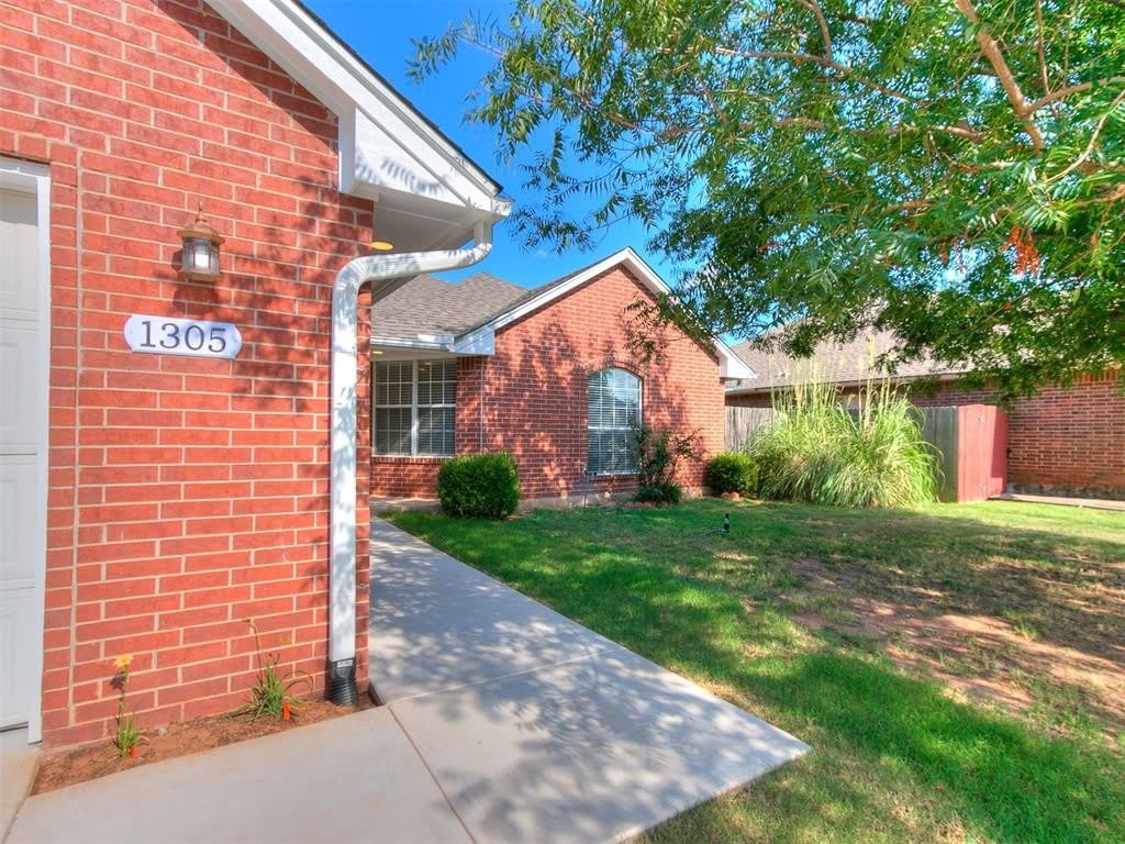 1305 Melisa Drive – photo 4