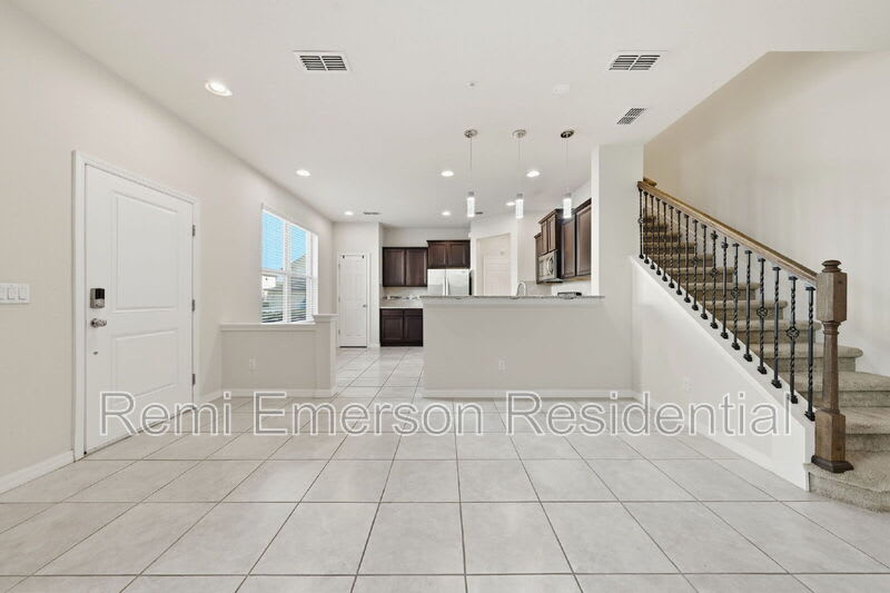 1096 Pavia Drive – photo 3