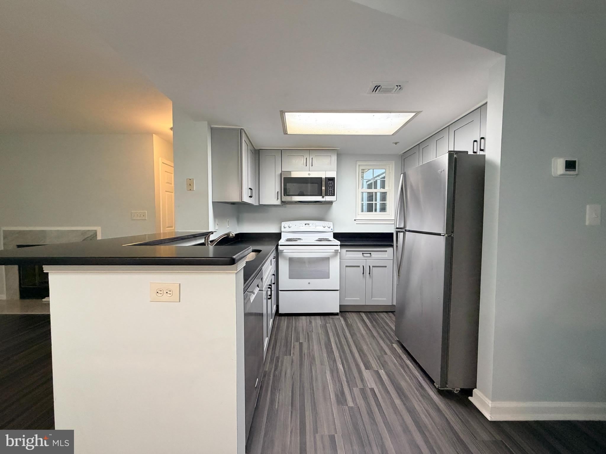 931 Hillside Lake Terrace – photo 5