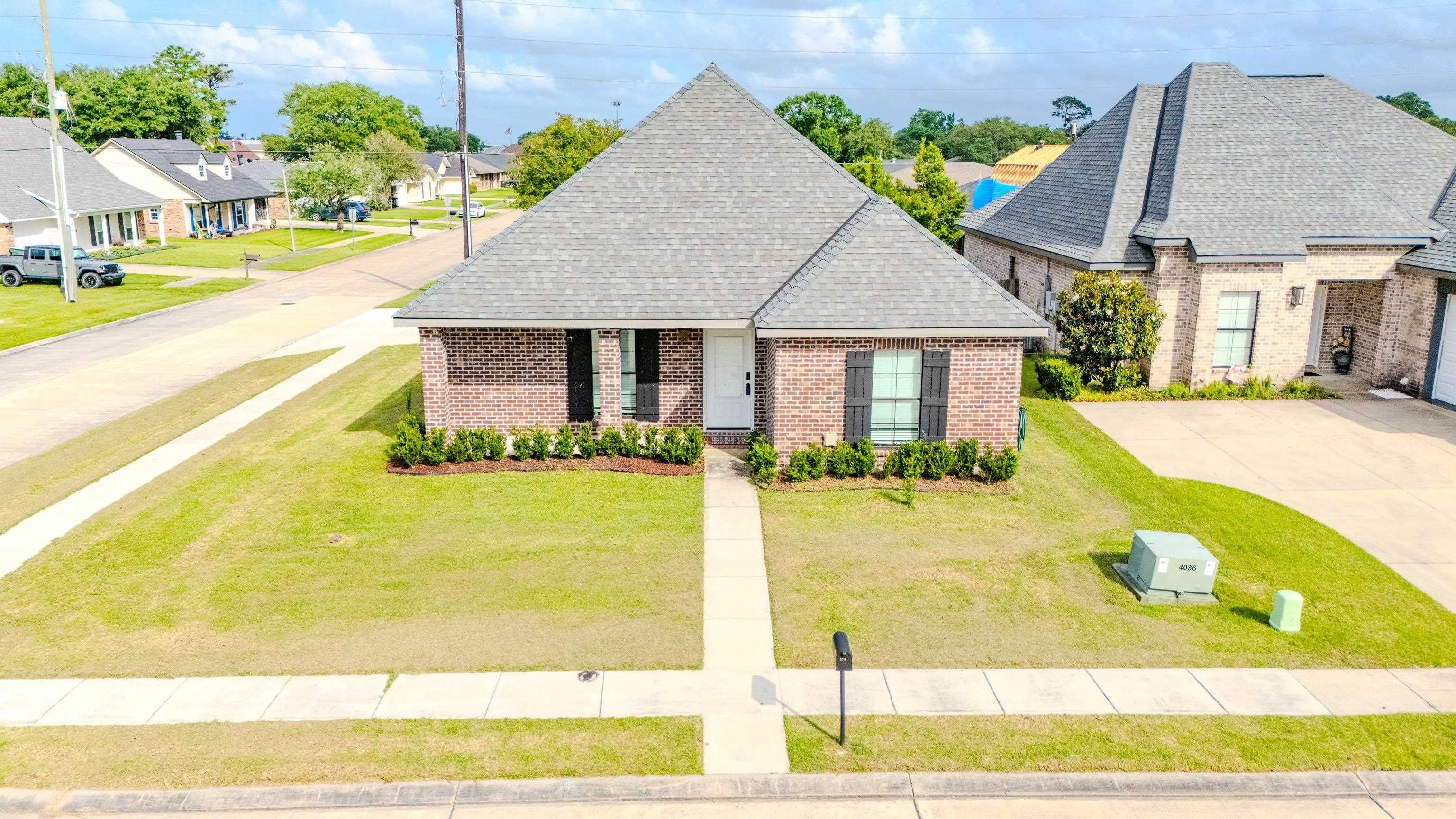 379 Shoal Drive – photo 2