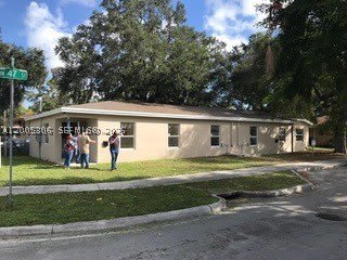 1565 NW 47th St – photo 1