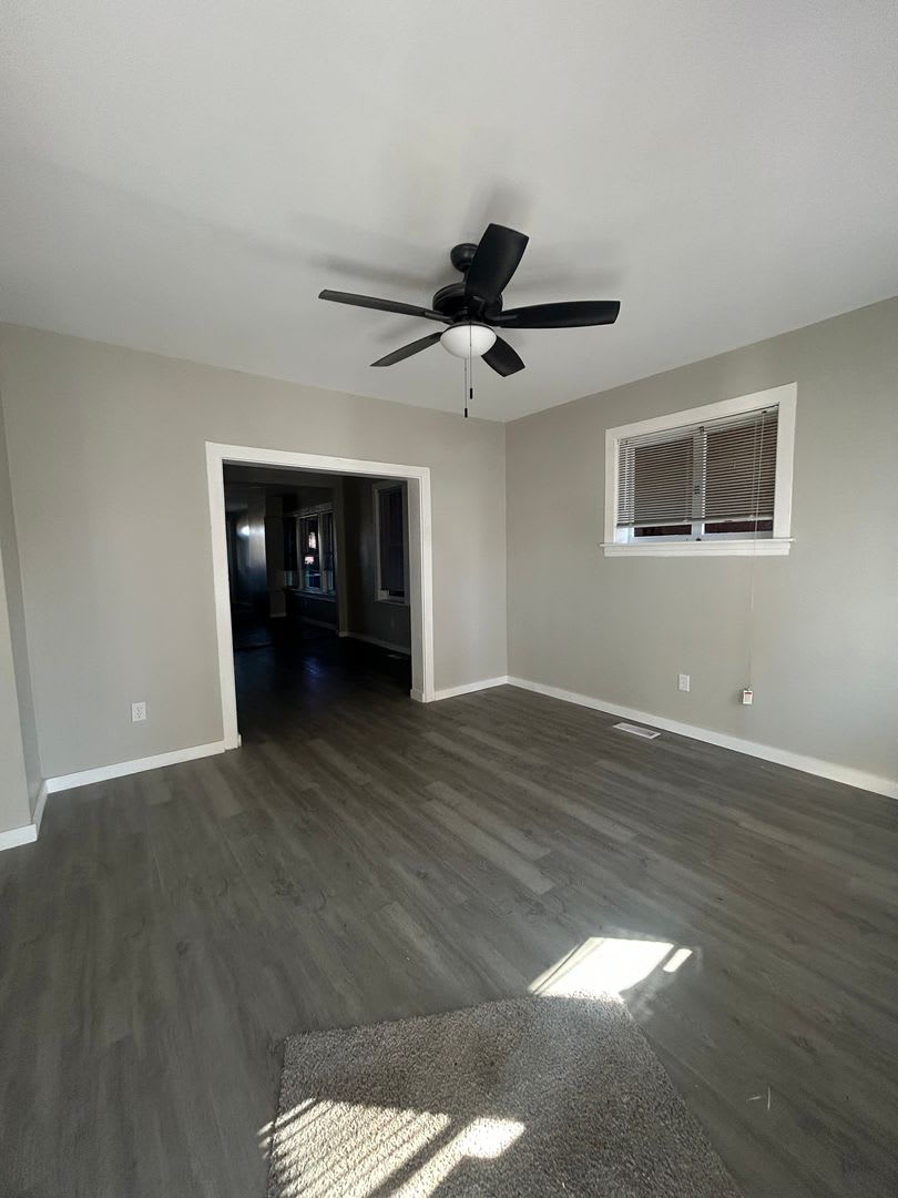 Beautiful 3 Bedroom Home in Harrisburg! – photo 3