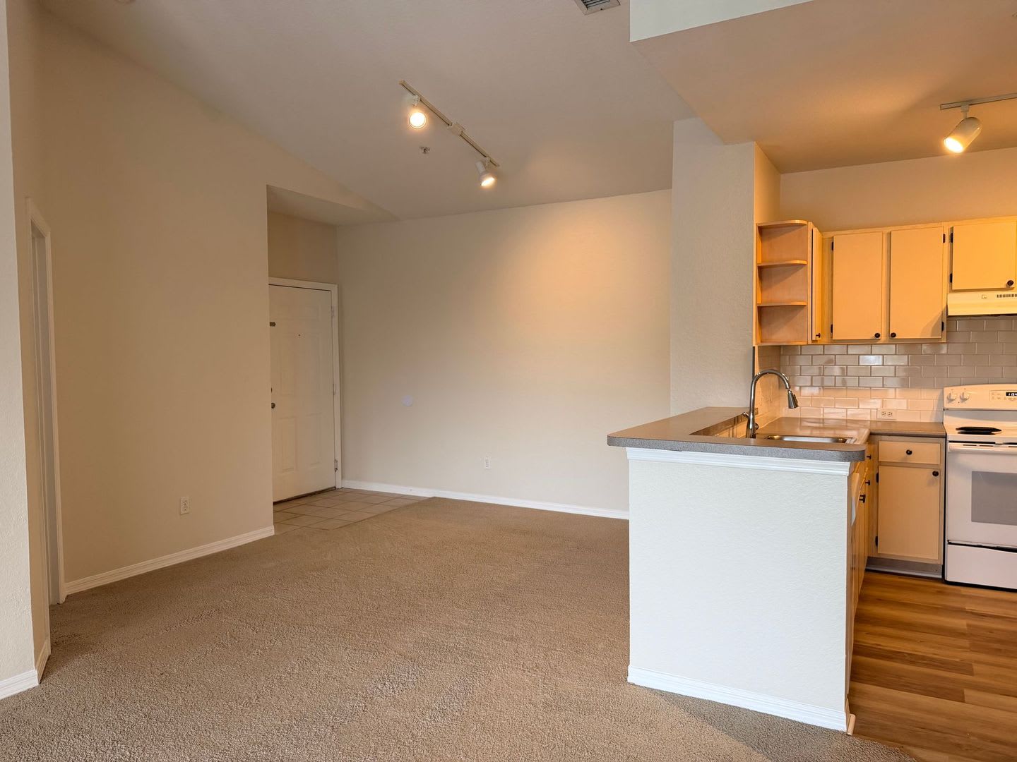 Three Bedroom Condo at Maitland Crossing in Orlando – photo 5
