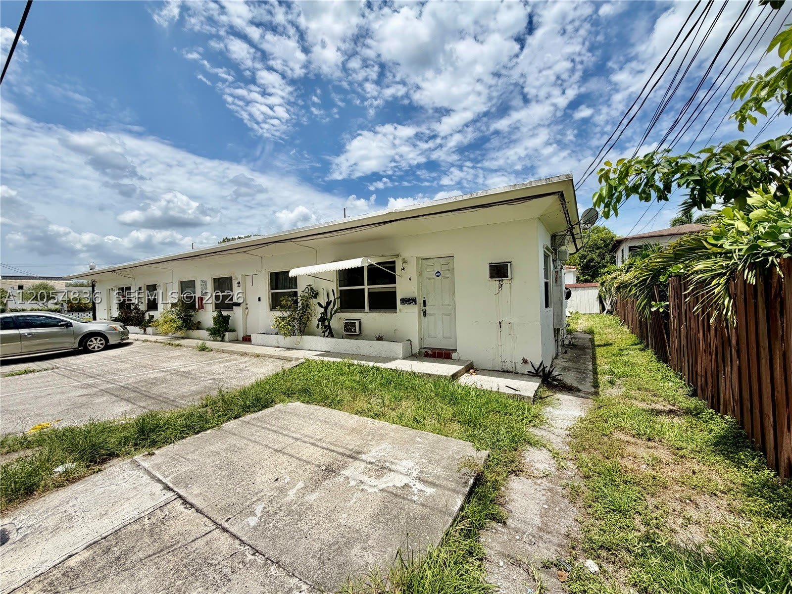 2041 S jackson st – photo 1