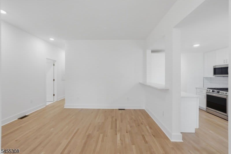 116 Valley St – photo 4