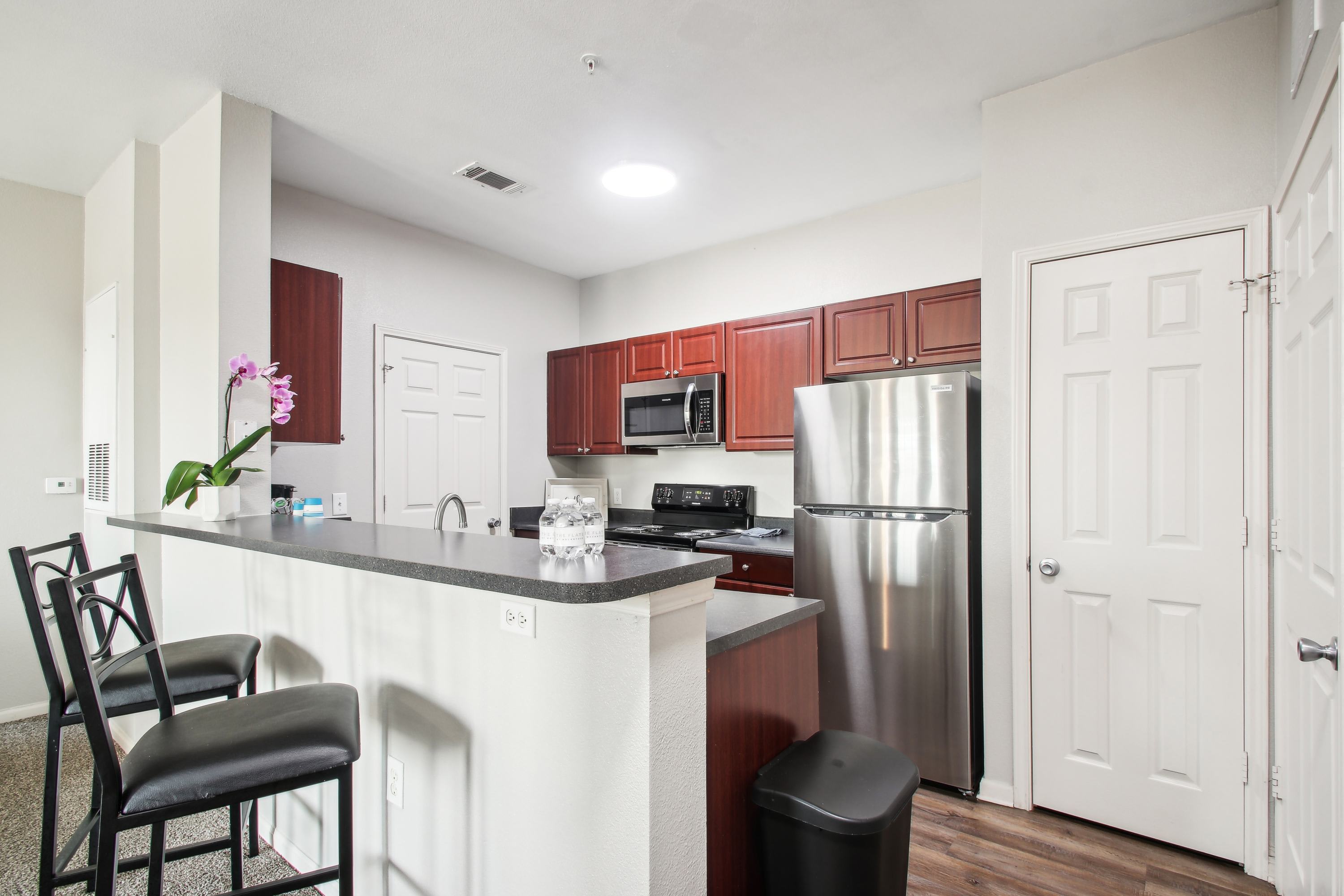 The Flats at MacArthur – photo 4