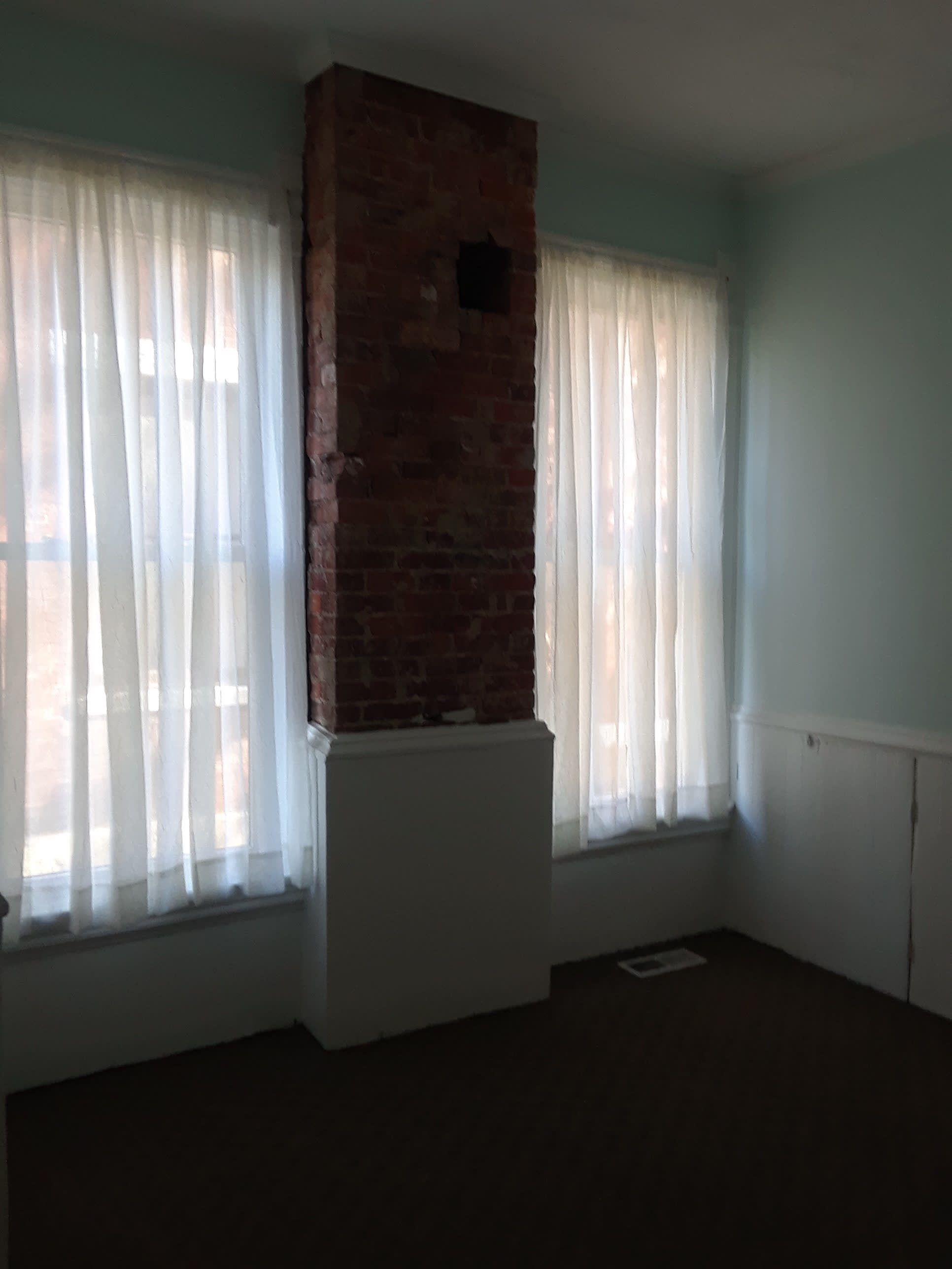 390 East Oakland Avenue – photo 5