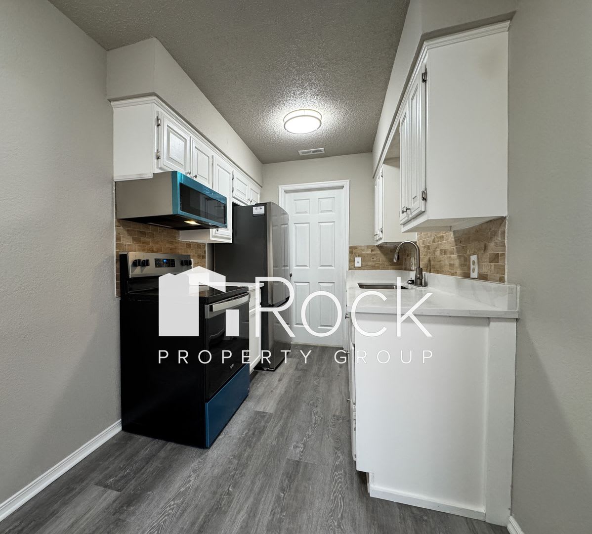 Move In by August 31 & Get $1,000 Off! 3 Bedroom Townhome in West OKC – photo 2