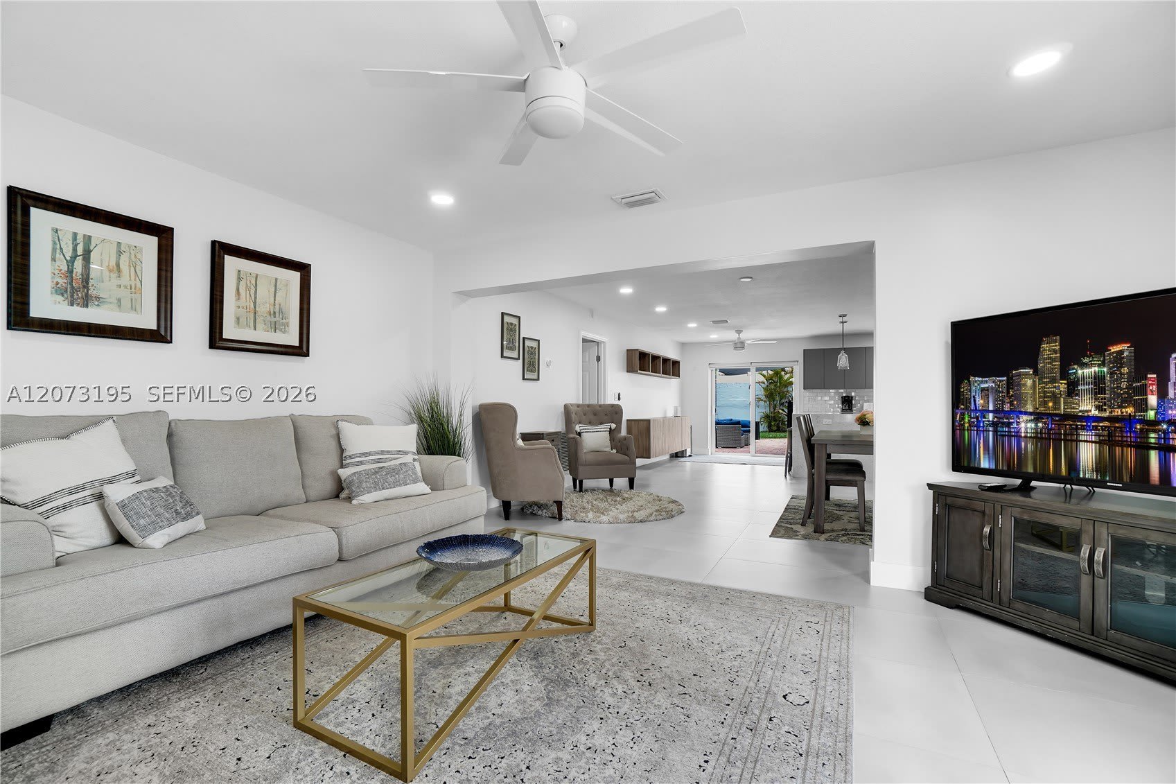 617 NW 30th Ct – photo 1