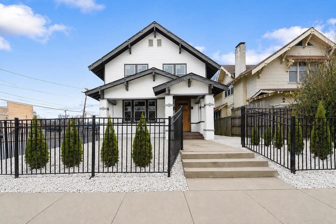 1595 COURT Ave – photo 1