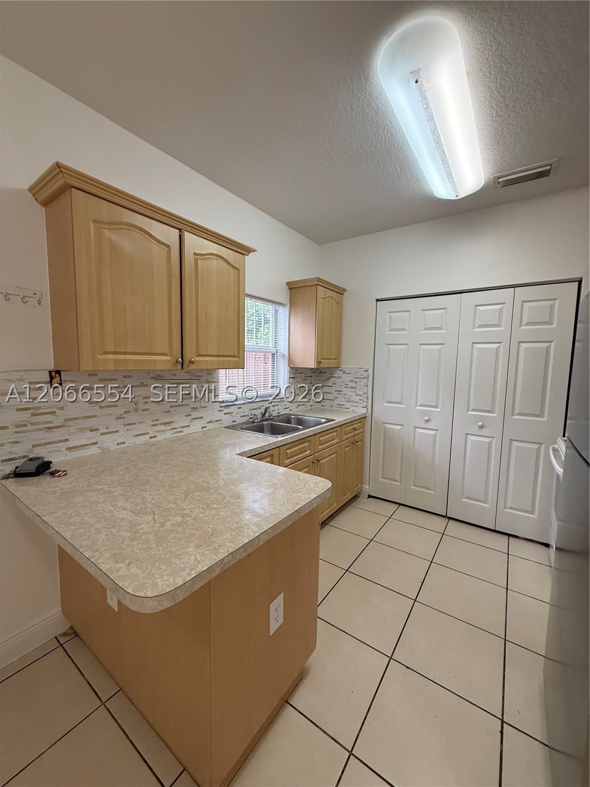 761 NW 24th Ct – photo 4