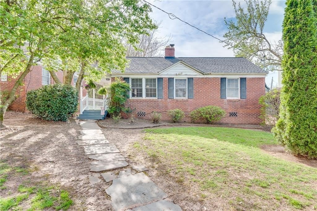 388 Ashley Avenue NE – photo 1