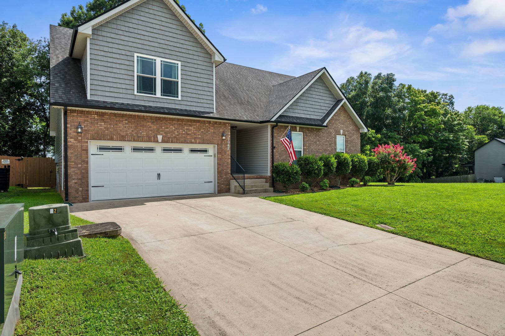 Fenced Backyard with a Bonus Room! – photo 2