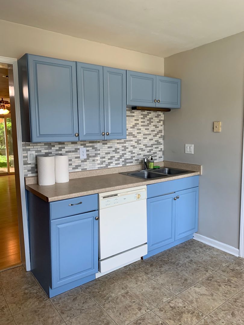 3 Bedroom 1 full, 2 half bath Townhouse – photo 4