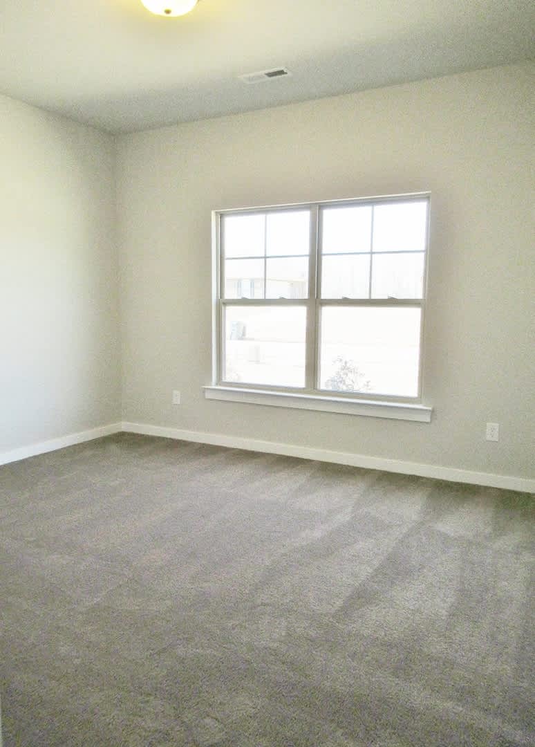 Home for rent near Toyota Plant in Hazel Green, AL! View with 48 Hours Notice! – photo 5