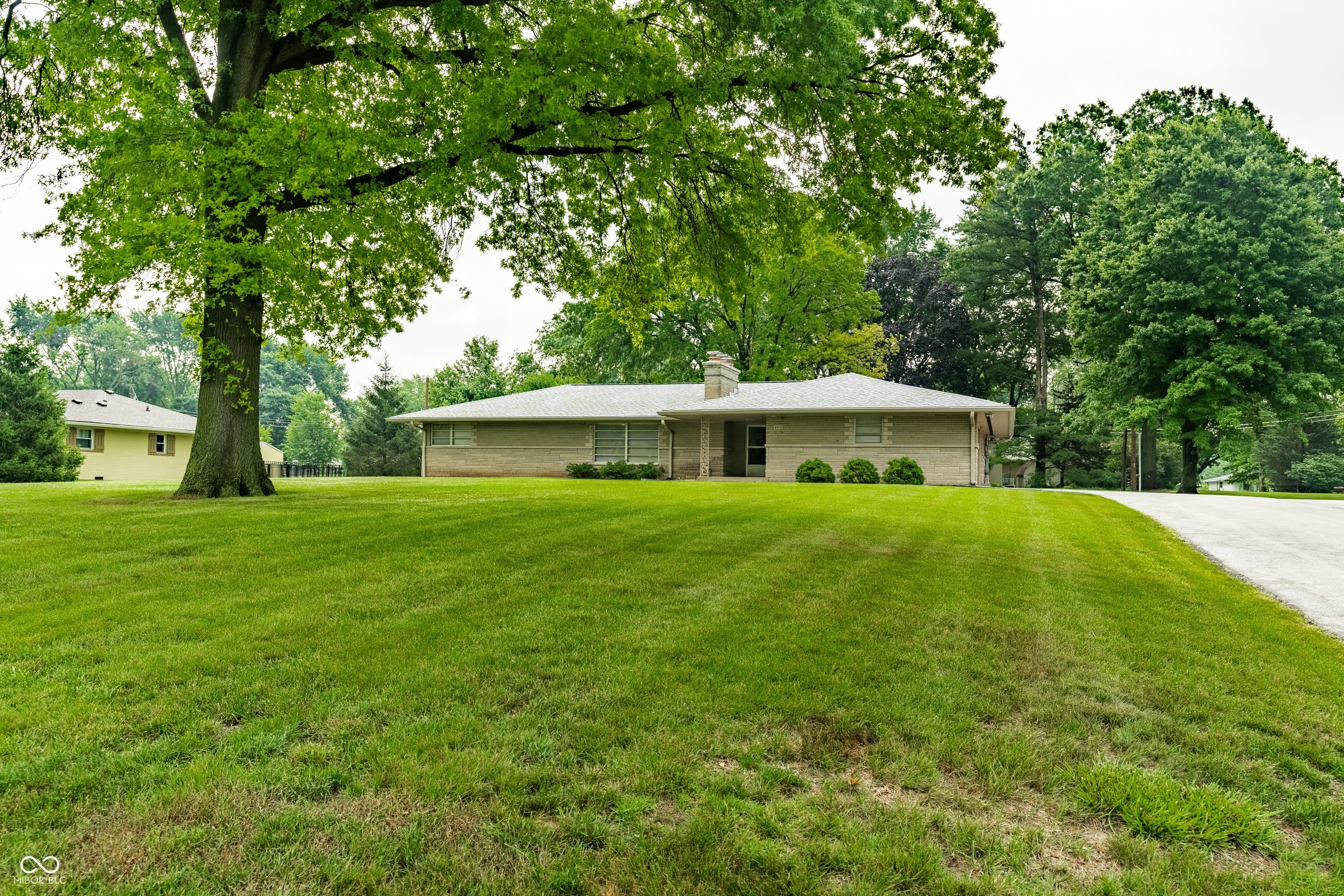 8071 Allisonville Road – photo 2
