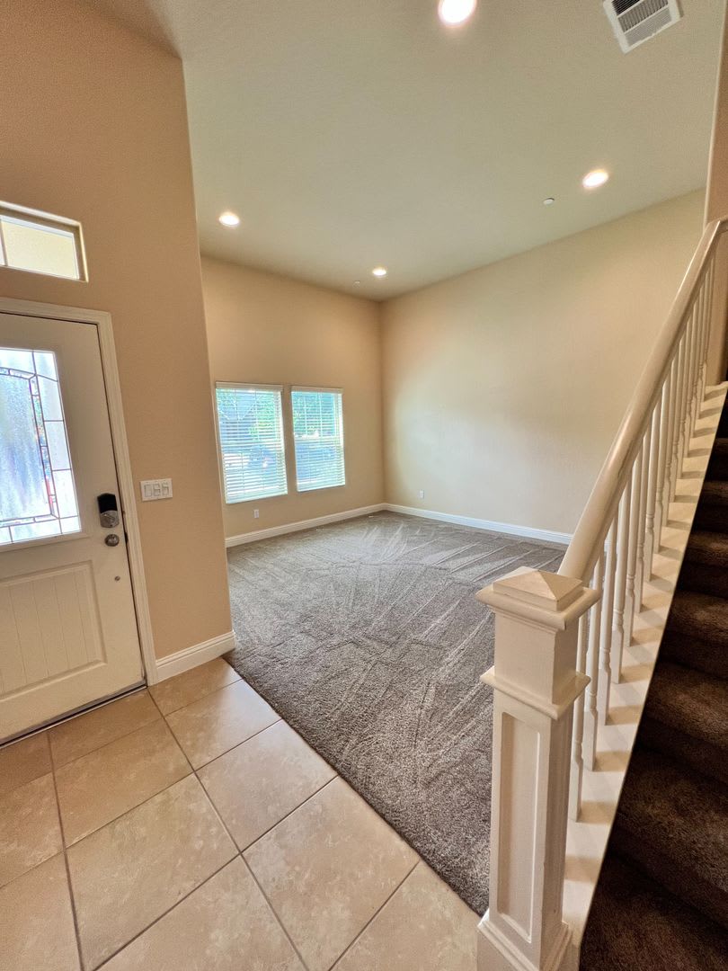 4 Bed 2 5 Bath Garage 2 Story House 2 697 Square Feet Of A Beautiful Home – photo 4