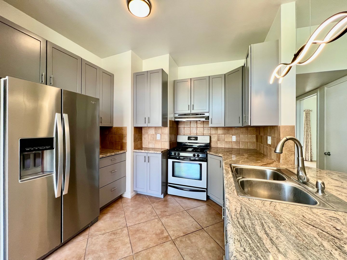AVAILABLE NOW! 3 Bedroom 2 Bathroom POOL HOME in Palm Springs! – photo 4