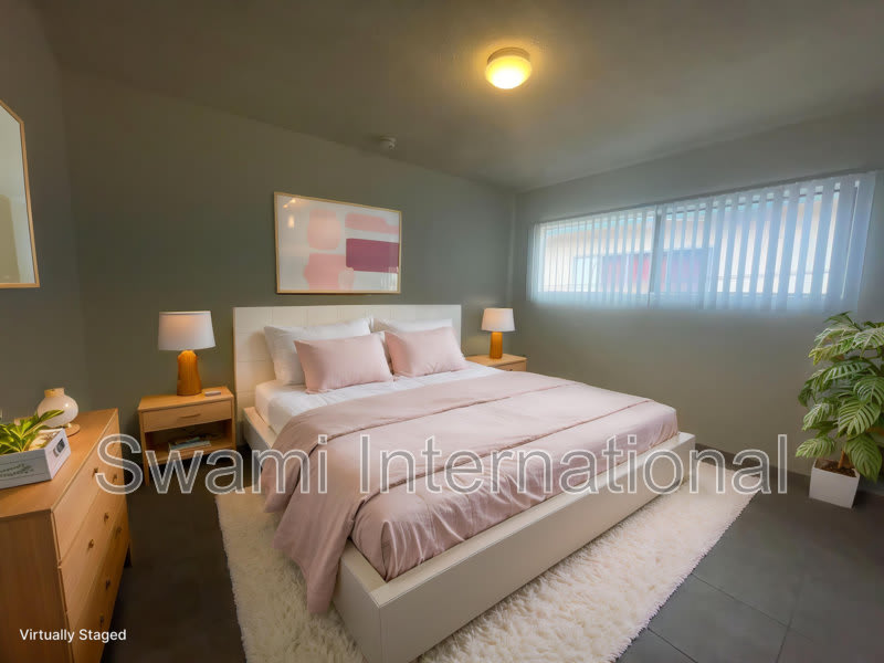 629 W 82Nd St – photo 2