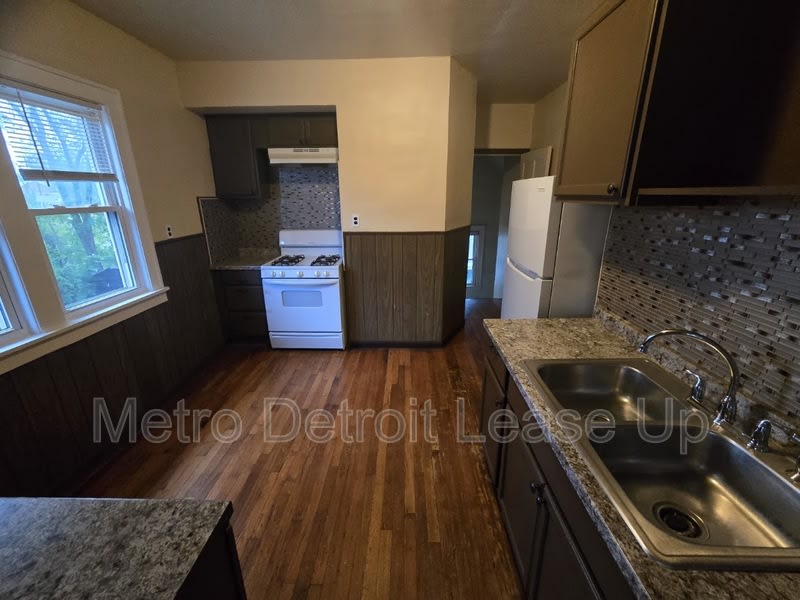 4696 Nottingham – photo 4