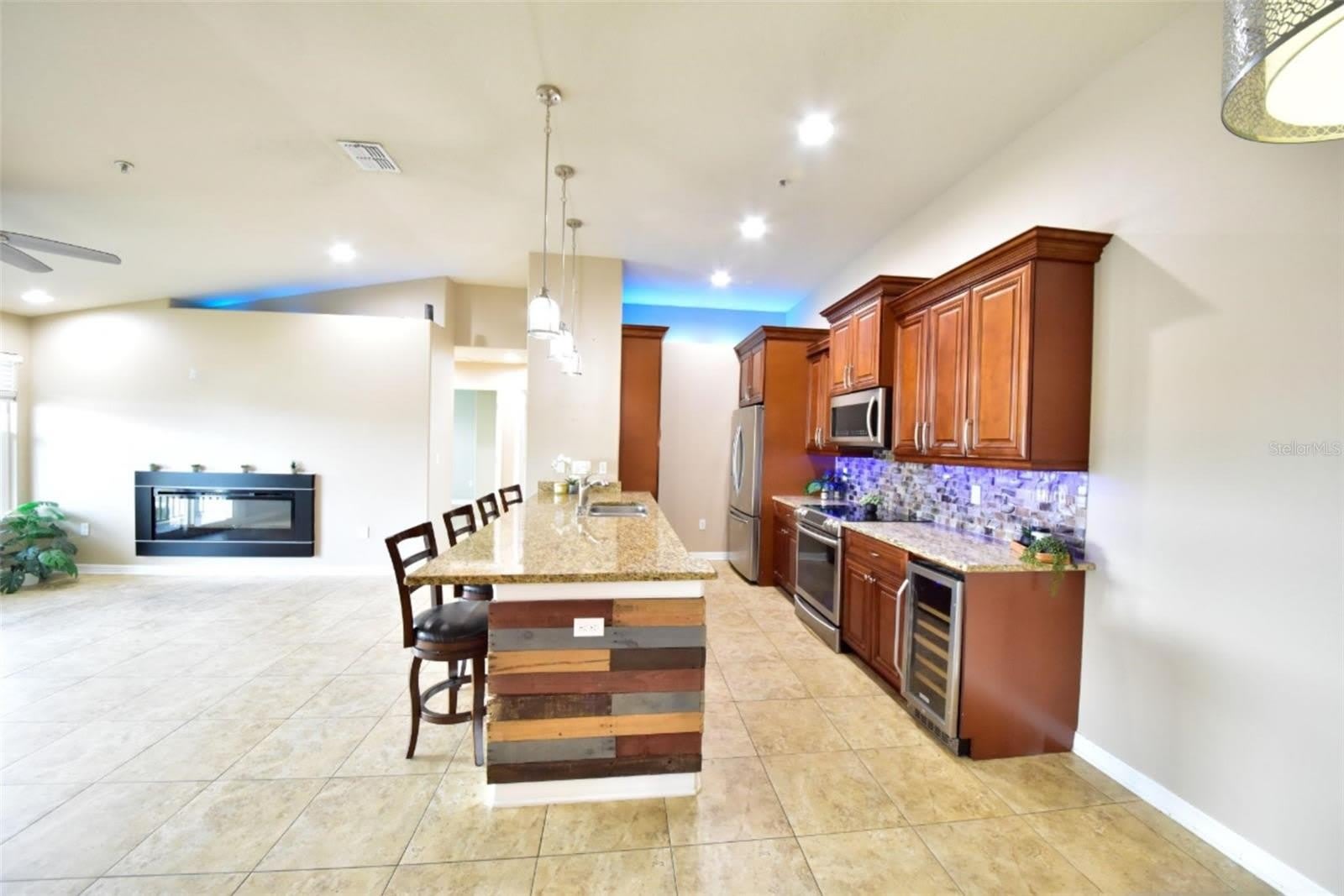 6420 Banyan Boulevard – photo 3