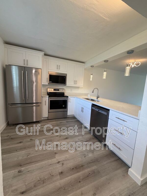16150 Bay Pointe Blvd – photo 5