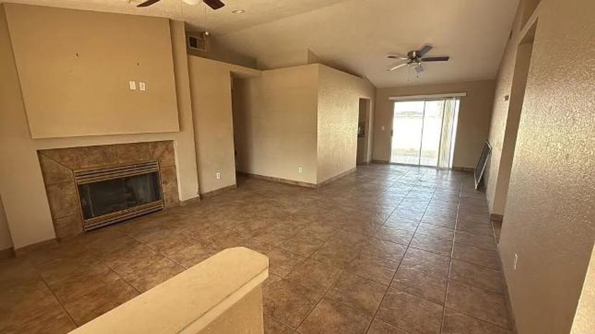 Charming Single Family Home Available 8 10 2026 Home Is Currently Occupied – photo 4
