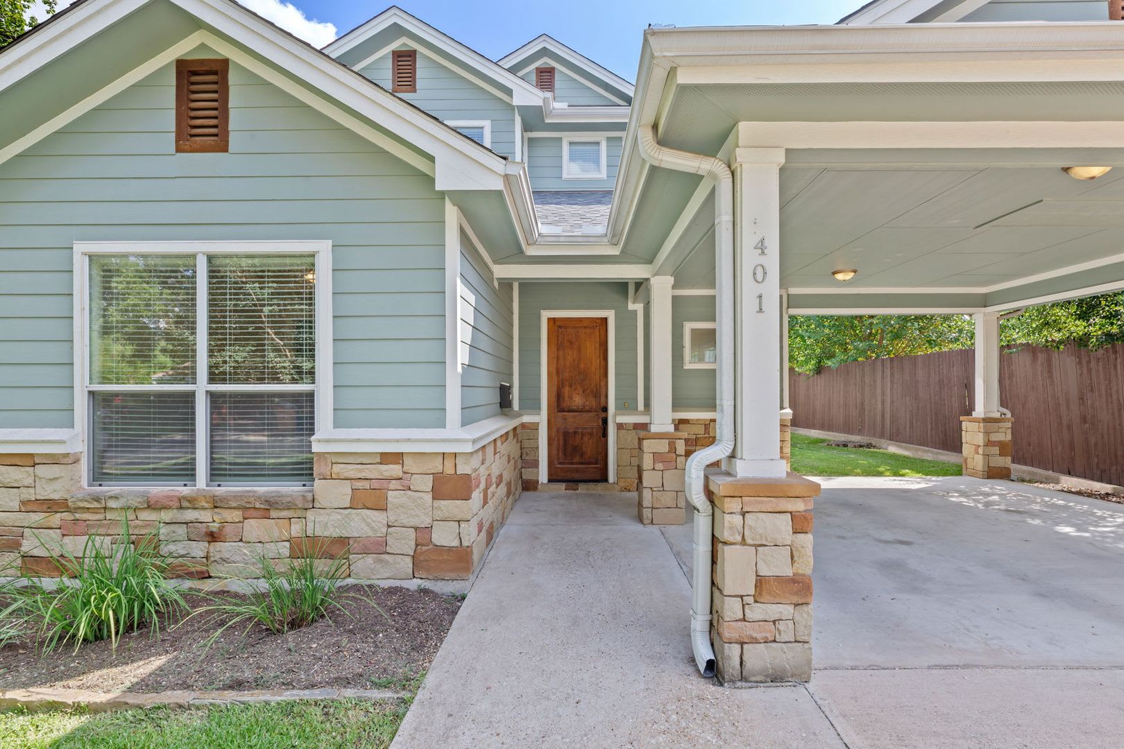 UT PRE-LEASE: Beautiful 6 Bed/ 4 Ba Home In North Loop Area, Mins To UT – photo 4