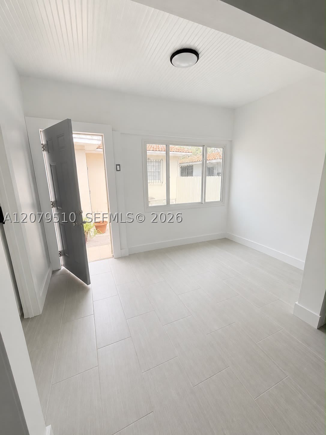 1154 NW 34th Ave – photo 1