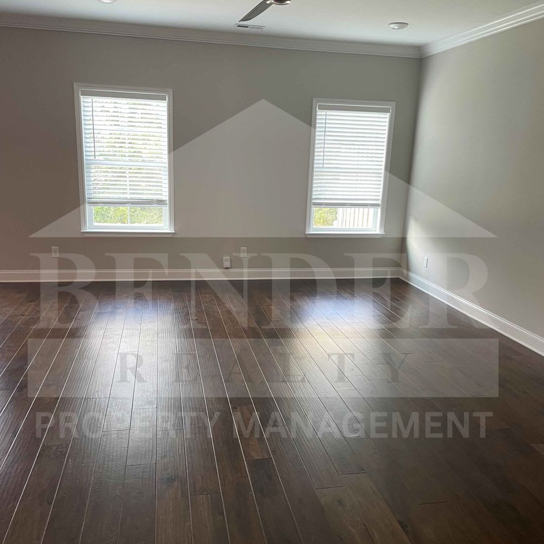 ** REDUCED ** BEAUTIFUL TOWNHOME – photo 2