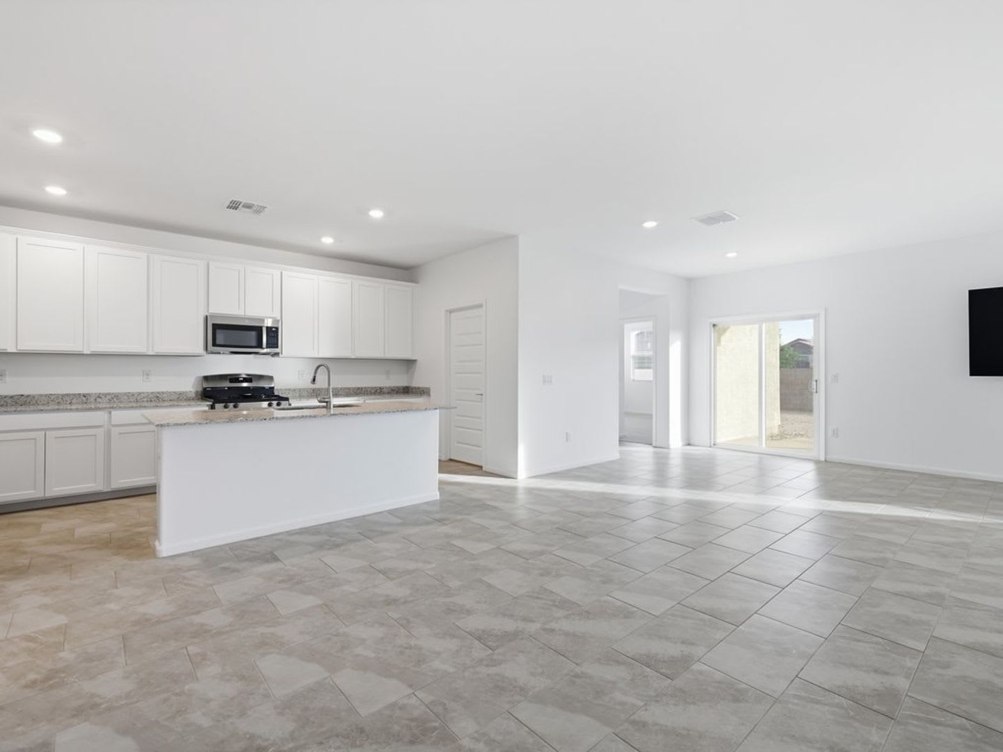Spacious 4-Bedroom Home in Gladden Farms with Modern Features & Community Amenities! – photo 4