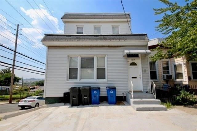 1001 COLUMBIA AVE – photo 1